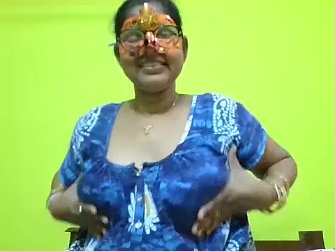 Snapshot of kavya1 chatting on 09/18/25, 03:53 kavya1 online show from 09/18/25, 03:53