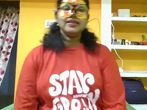 Snapshot of kavya1 chatting on 09/26/25, 02:13 kavya1 online show from 09/26/25, 02:13