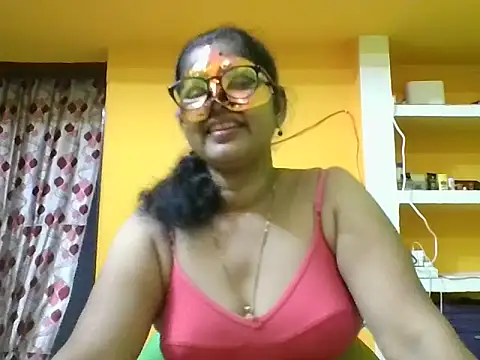Snapshot of kavya1 chatting on 09/23/25, 07:32 kavya1 online show from 09/23/25, 07:32