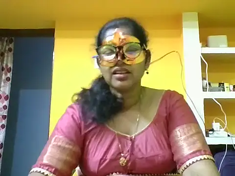 Snapshot of kavya1 chatting on 09/18/25, 05:49 kavya1 online show from 09/18/25, 05:49
