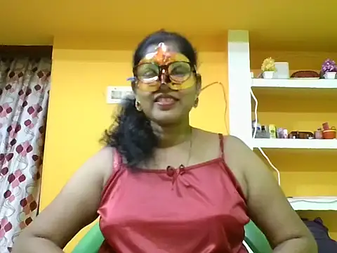 Snapshot of kavya1 chatting on 10/06/25, 03:02 kavya1 online show from 10/06/25, 03:02