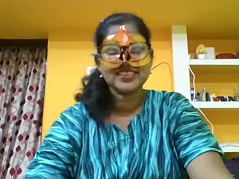 Snapshot of kavya1 chatting on 10/09/25, 04:35 kavya1 online show from 10/09/25, 04:35