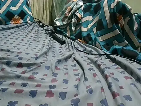 Roshani hoty online show from 01/11/26, 04:47