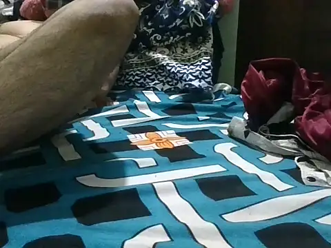 Roshani hoty online show from 10/18/25, 06:10