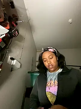 princesslivv online show from 10/27/25, 03:29