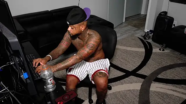 SLANGONDEMHOES online show from 02/16/26, 06:50