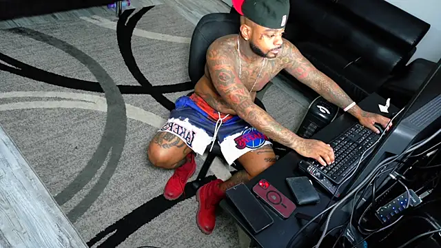 SLANGONDEMHOES online show from 12/15/25, 09:53