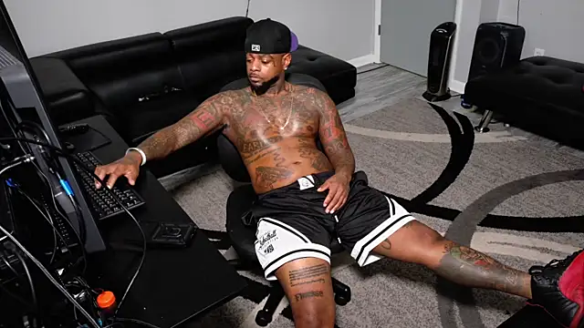 SLANGONDEMHOES online show from 02/24/26, 08:42