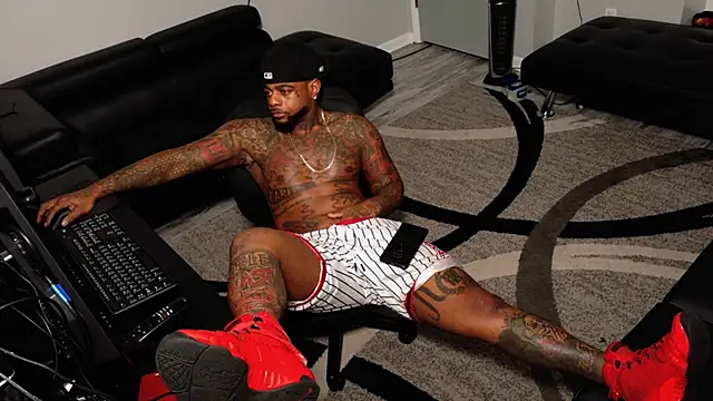 SLANGONDEMHOES online show from 02/23/26, 04:25