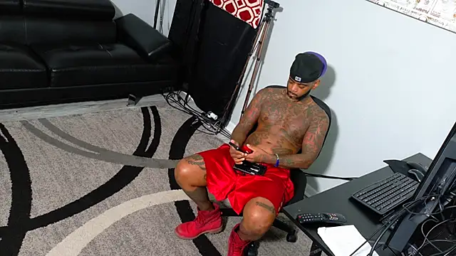 SLANGONDEMHOES online show from 11/01/25, 08:36