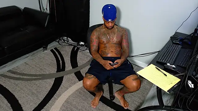 SLANGONDEMHOES online show from 11/24/25, 06:08