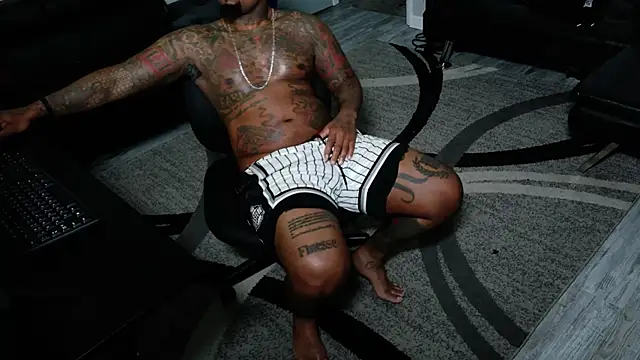 SLANGONDEMHOES online show from 06/22/26, 05:32