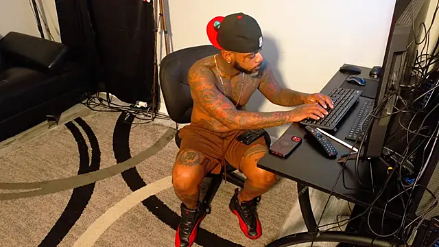 SLANGONDEMHOES online show from 11/03/25, 07:28