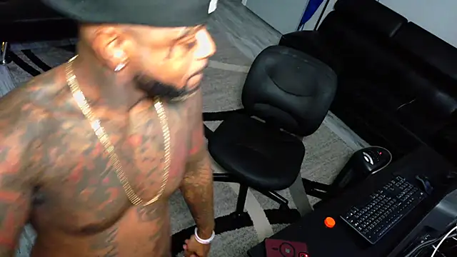 SLANGONDEMHOES online show from 12/17/25, 07:41