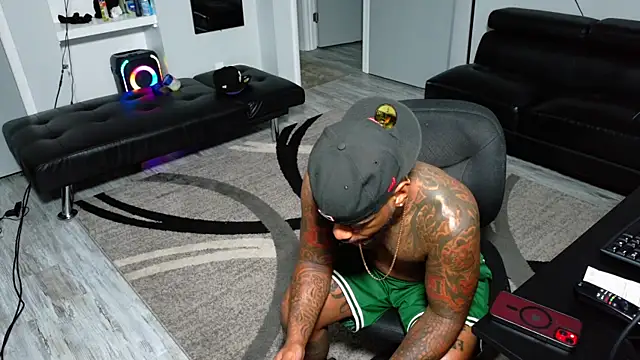 SLANGONDEMHOES online show from 12/05/25, 02:48