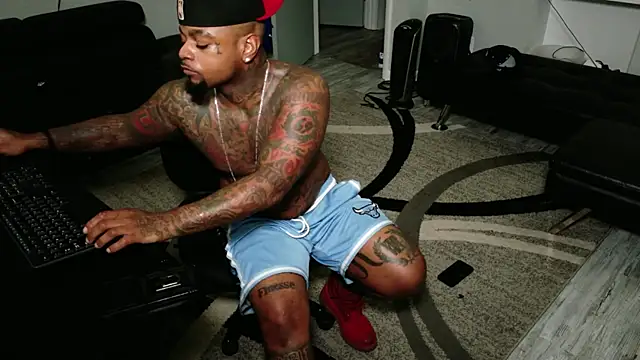 SLANGONDEMHOES online show from 06/19/26, 03:18