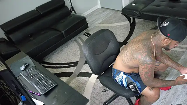 Snapshot of SLANGONDEMHOES chatting on 09/15/25, 03:45 SLANGONDEMHOES online show from 09/15/25, 03:45
