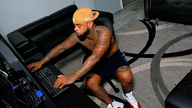 SLANGONDEMHOES online show from 02/02/26, 07:46