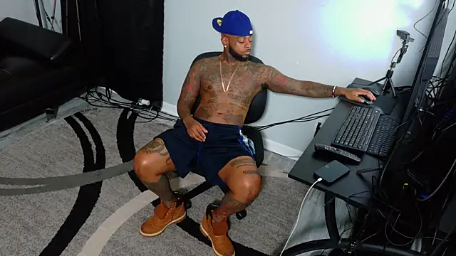 SLANGONDEMHOES online show from 11/13/25, 06:23