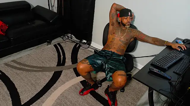 SLANGONDEMHOES online show from 11/10/25, 06:57