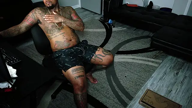 SLANGONDEMHOES online show from 06/29/26, 04:52