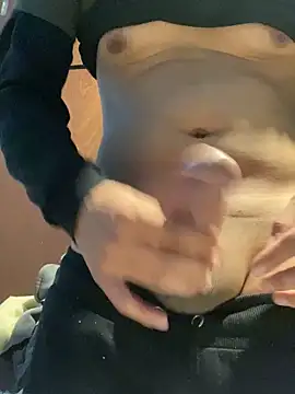 Snapshot of zzagreo chatting on 04/15/26, 07:14 zzagreo online show from 04/15/26, 07:14