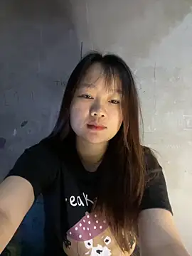 Snapshot of Hinne07 chatting on 11/14/25, 01:53 Hinne07 online show from 11/14/25, 01:53