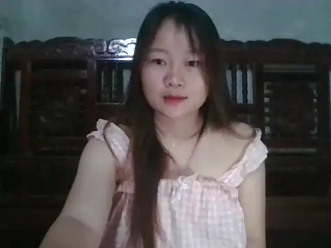 Snapshot of Hinne07 chatting on 09/12/25, 06:18 Hinne07 online show from 09/12/25, 06:18