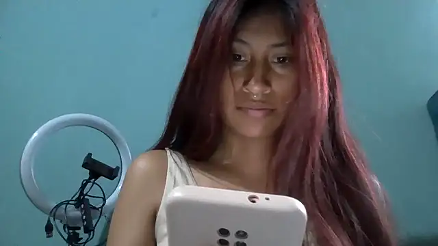 Snapshot of Pocahontas_tw chatting on 10/26/25, 03:23 Pocahontas tw online show from 10/26/25, 03:23
