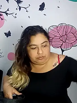 Snapshot of curvy_diva_ chatting on 10/11/25, 11:22 curvy diva online show from 10/11/25, 11:22