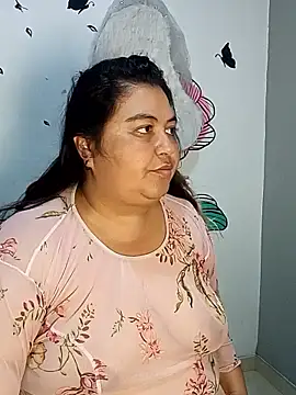 Snapshot of curvy_diva_ chatting on 11/29/25, 12:16 curvy diva online show from 11/29/25, 12:16