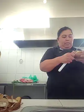 Snapshot of curvy_diva_ chatting on 12/15/25, 09:09 curvy diva online show from 12/15/25, 09:09