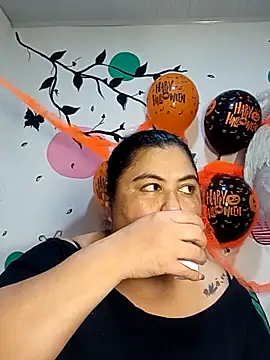 Snapshot of curvy_diva_ chatting on 11/01/25, 10:53 curvy diva online show from 11/01/25, 10:53