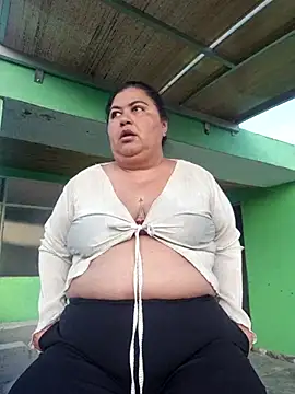 Snapshot of curvy_diva_ chatting on 12/16/25, 10:36 curvy diva online show from 12/16/25, 10:36