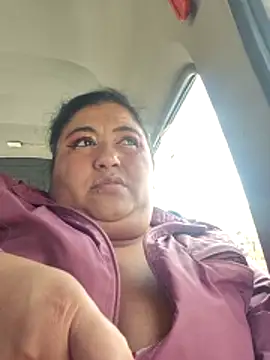 Snapshot of curvy_diva_ chatting on 12/18/25, 06:01 curvy diva online show from 12/18/25, 06:01