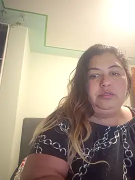 Snapshot of curvy_diva_ chatting on 12/04/25, 11:15 curvy diva online show from 12/04/25, 11:15