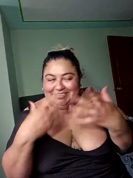 Snapshot of curvy_diva_ chatting on 04/15/26, 09:26 curvy diva online show from 04/15/26, 09:26