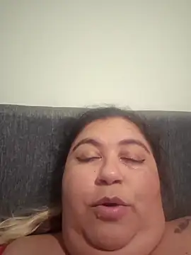 Snapshot of curvy_diva_ chatting on 11/11/25, 12:05 curvy diva online show from 11/11/25, 12:05