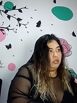 Snapshot of curvy_diva_ chatting on 10/22/25, 11:20 curvy diva online show from 10/22/25, 11:20