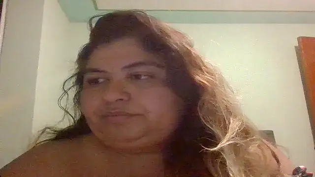Snapshot of curvy_diva_ chatting on 12/03/25, 09:20 curvy diva online show from 12/03/25, 09:20