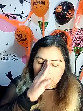 Snapshot of curvy_diva_ chatting on 10/30/25, 11:19 curvy diva online show from 10/30/25, 11:19