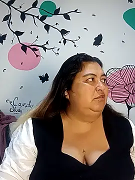 Snapshot of curvy_diva_ chatting on 10/21/25, 11:09 curvy diva online show from 10/21/25, 11:09