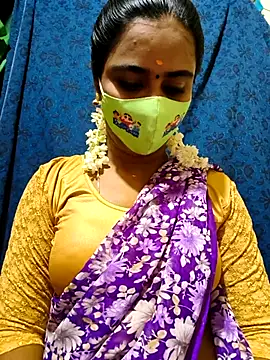 mini-queen online show from 11/22/25, 03:00