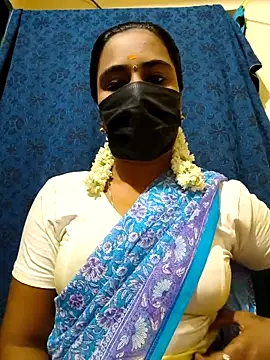 mini-queen online show from 11/18/25, 04:54