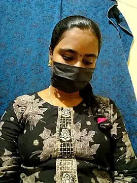 mini-queen online show from 12/17/25, 11:26