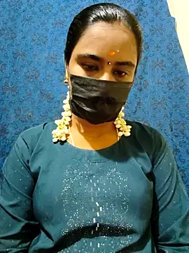 mini-queen online show from 11/30/25, 08:59