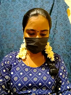 mini-queen online show from 11/24/25, 06:08