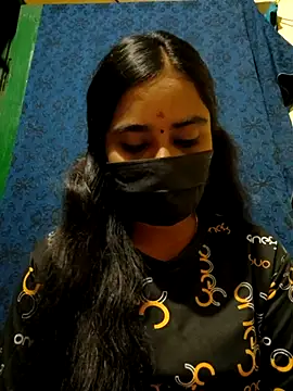 mini-queen online show from 10/28/25, 05:23