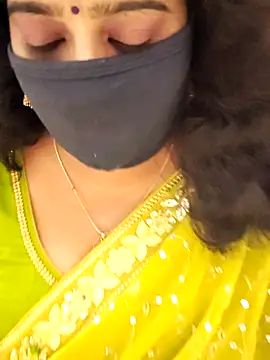 saritha29 online show from 10/26/25, 11:43