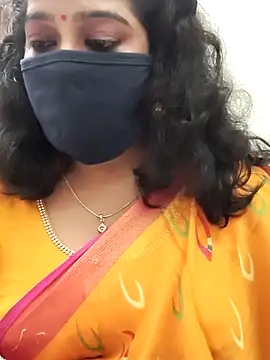 Snapshot of saritha29 chatting on 10/14/25, 04:51 saritha29 online show from 10/14/25, 04:51